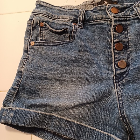 Volcom Denim Shorts Size 28 High-Rise Girlfriend 28Wx2L 11" Waist to Hem, Cuffed - Picture 7 of 8